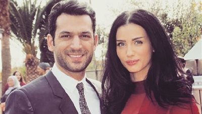 مفاجأة زوجة الممثل التركي 