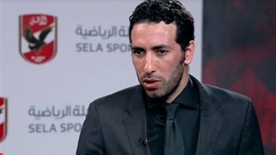 صورة| أبو تريكة يعزي الشعب الجزائري في حادث الطائرة العسكري