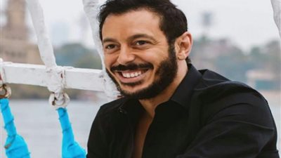 صور| مصطفى شعبان في كواليس 
