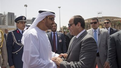 الرئيس السيسي يودع ولي عهد أبو ظبي بمطار القاهرة الدولي