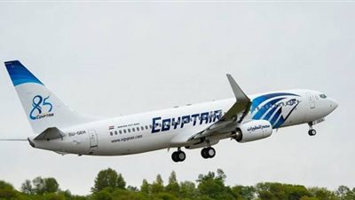 عدنا من جديد.. أولى رحلات مصر للطيران تغرد قادمة من موسكو