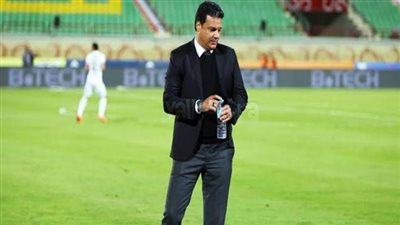 إيهاب جلال يخرج من ستاد القاهرة بسيارة ملاكي