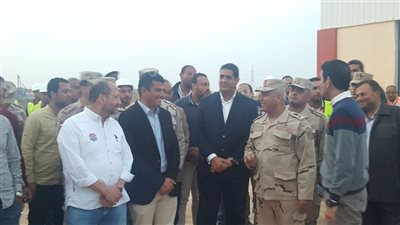 صور| جولة تفقدية للواء كامل الوزير في مشروع مدينة الأثاث بدمياط