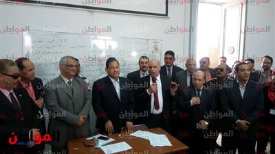 صور| محافظ الغربية يتفقد القوافل التعليمية المجانية لطلاب الثانوية العامة بطنطا