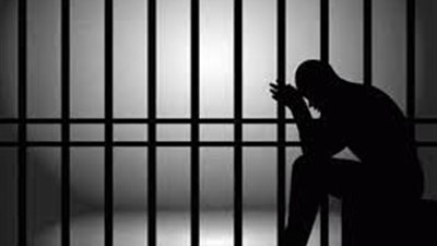 الحبس لمتهم هارب من حكم سنة في اتهامه باستعراض القوة