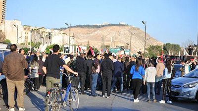 فيديو| مظاهرات وسط العاصمة السورية دمشق تنديدًا بالعدوان الثلاثي