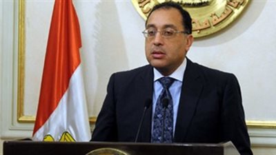 وزير الإسكان يستعرض موقف تنفيذ المرافق وتسليم الأراضي للحاجزين بمشروع 