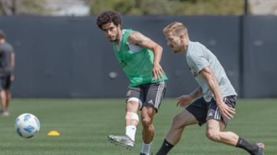 فيديو: لوس أنجلوس يهنئ عمر جابر على أولى مشاركاته في الدوري الأمريكي