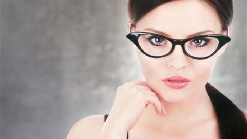 مكياج النظارات الطبية