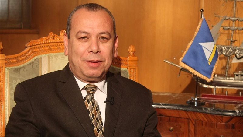 الدكتور إسماعيل عبد