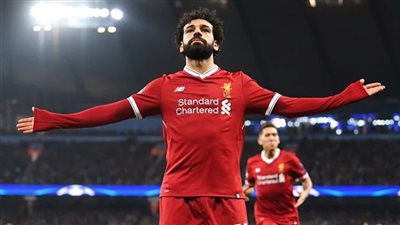 محمد صلاح ينفرد بالصدارة ويهدد ميسي في صراع الحذاء الذهبي