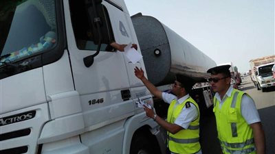 صور| الإدارة العامة للمرور تطلق حملة توعية لقائد النقل الثقيل 
