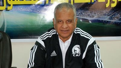 أبو المجد يصرف مكافأة خاصة لـ