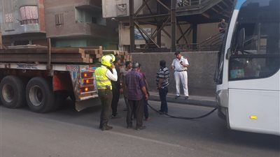 صور| تعطل أتوبيس بمحور 26 يوليو يتسبب فى ازدحام مرور
