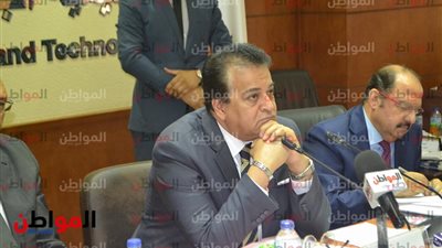فيديو وصور|  وزير التعليم العالي يستعرض مشروع القانون الجديد للجامعات الأهلية والخاصة