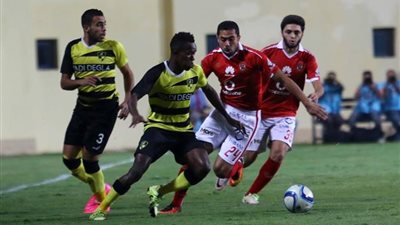 التلفزيون الروسي يحضر مباراة الأهلي ودجلة لعمل فيلم تسجيلي قبل المونديال