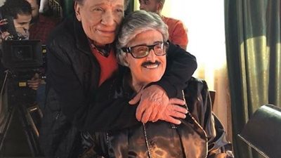 صورة سمير غانم والزعيم تجمع شباب الفنانيين على كلمة 