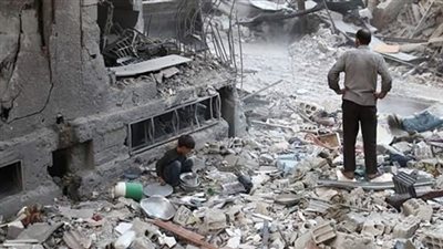 إطلاق النار يتسبب في تأجيل إجراءات تمشيط دوما السورية