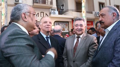صور| محافظ القاهرة يفتتح أعمال تطوير شارع الشريفين 