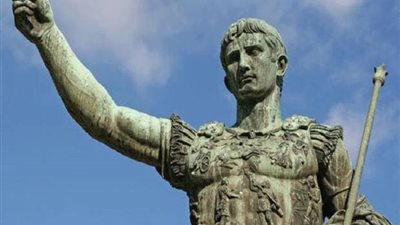 كاليجولا .. الإمبراطور الروماني الذي كتب آية في الجنون وقال 