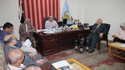 وكيا تعليم الغربية يجتمع بمجلس الآباء والأمناء والمعلمين 
