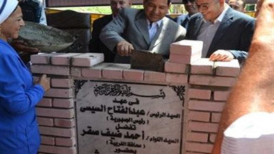 محافظ الغربية يضع حجر الأساس لعدد من مشروعات الصرف