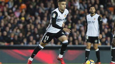 لاعب فالنسيا يتمني العودة لمانشستر يونايتد