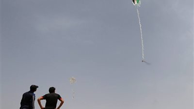 عاجل.. اشتعال النيران داخل مخيم بالأراضى الفلسطينية المحتلة بسبب طائرة ورقية 