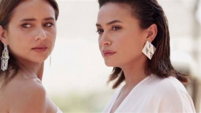 نيللي كريم تهنئ هند صبري بعد فوزها بجائزة 