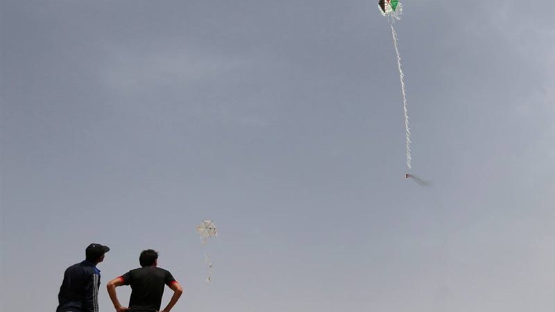 طائرات ورقية 