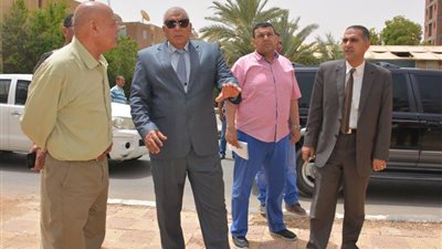 محافظ الوادي الجديد يتفقد مزرعة نخيل تابعة لهيئة تنشيط السياحة