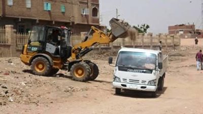 صور| حملة نظافة وصيانة مكبرة بشوارع وقرى البلينا بسوهاج