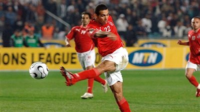 نجم الاهلي السابق: غيرت مركزي في الملعب بسبب أبو تريكة 