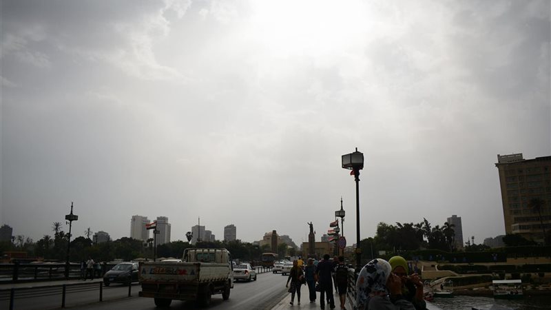 هبوط أمطار خفيفة