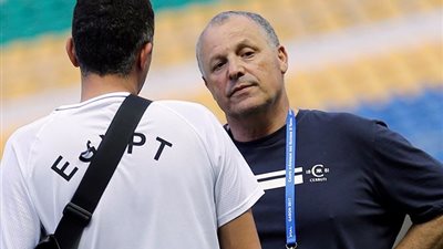 صورة| هاني أبو ريدة: أتمنى الفوز لـ