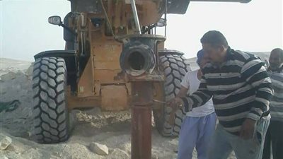 صور| تنفيذ قرارات إزالة لـ17 بئر مخالف بواحة الفرافرة