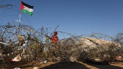 إسرائيل تسفك دماء شاب أصم على حدود غزة