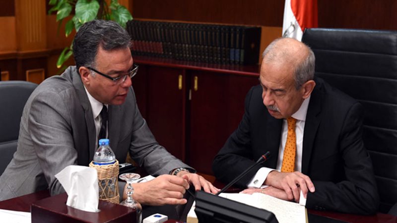 رئيس الوزراء ووزير