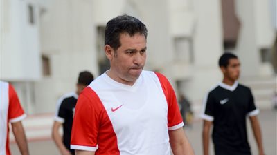 خالد جلال يجتمع بلاعبو الزمالك بسبب القمة 116