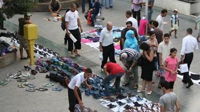 أهالي السيدة زينب يستغيثون من الباعة الجائلين