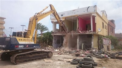 محافظ دمياط: استمرار أعمال الإزالة بمنطقة الصيادين برأس البر