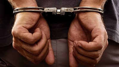 ضبط عاطل هارب من مراقبة بحوزته 80 قرص مخدر بالخصوص
