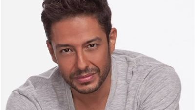 محمد حماقي ينشر صورة جديدة من لبنان