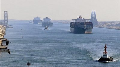 عبور143 سفينة بحمولة 10.5 مليون طن بقناة السويس خلال 3 أيام