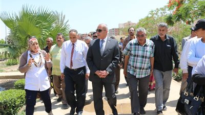 محافظ السويس يفتتح مشتل حي الأربعين بعد التطوير