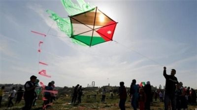 طائرات الورق تحرق مستوطنات اليهود بقلب غزة