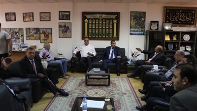 صور| لأول مرة في مصر.. جلسة عرفية تنهي أزمة رياضية
