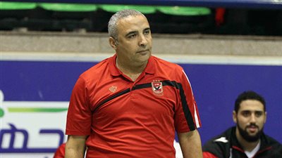 مدرب الأهلي يشارك في دراسات الاتحاد الإماراتي للسلة