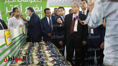 وزير التموين يفتتح معارض 
