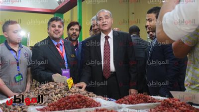فيديو وصور| وزير التموين في جولة تفقدية داخل معرض 